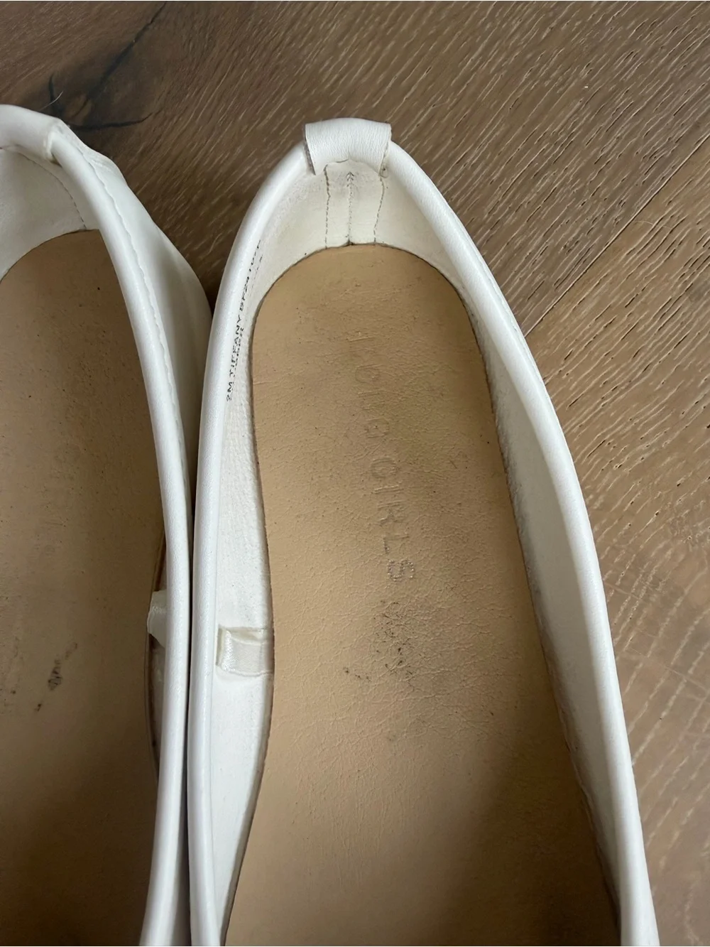 BCBG Girls White Bow Ballet Flats, 2M